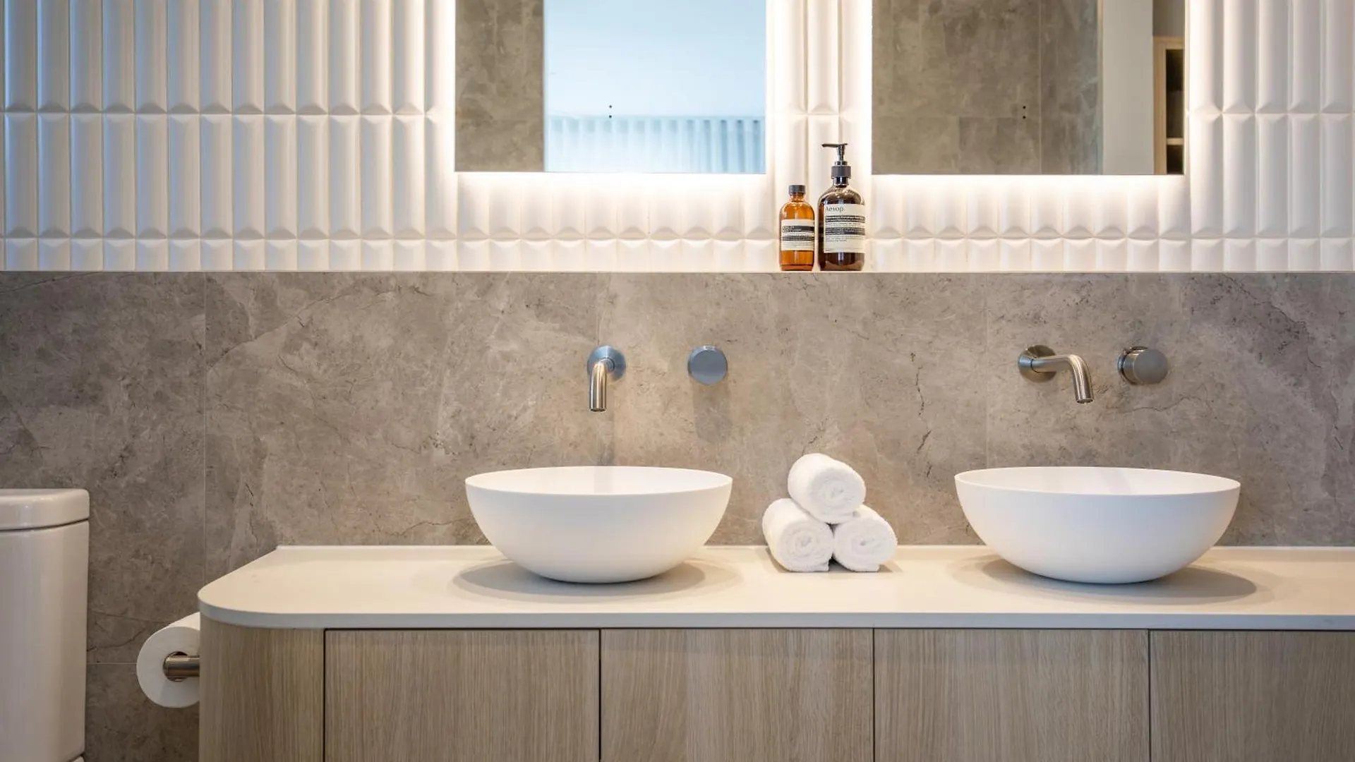 Coastal Luxury Playa Casa Escape - 2 Villa Kawana Waters Australia