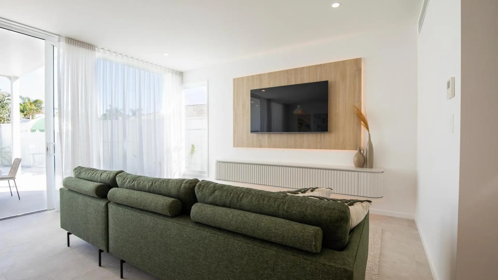 Coastal Luxury Playa Casa Escape - 2 Villa Kawana Waters Holiday home
