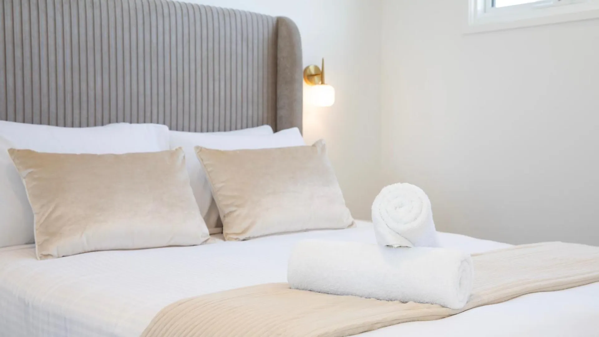 Coastal Luxury Playa Casa Escape - 2 Villa Kawana Waters Australia