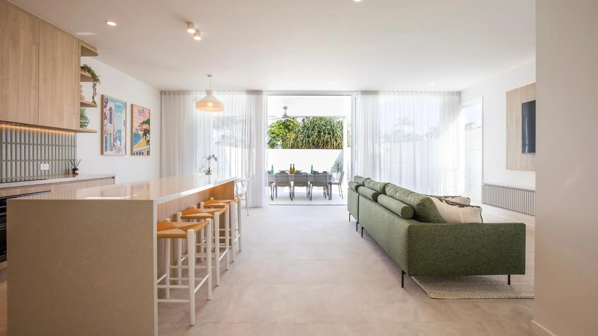 Holiday home Coastal Luxury Playa Casa Escape - 2 Villa Kawana Waters Australia